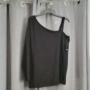 ✨️BOGO free - NWT Torrid foxy 1 sleeve top